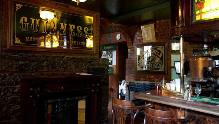 Hurleys Irish Pub in Montreal